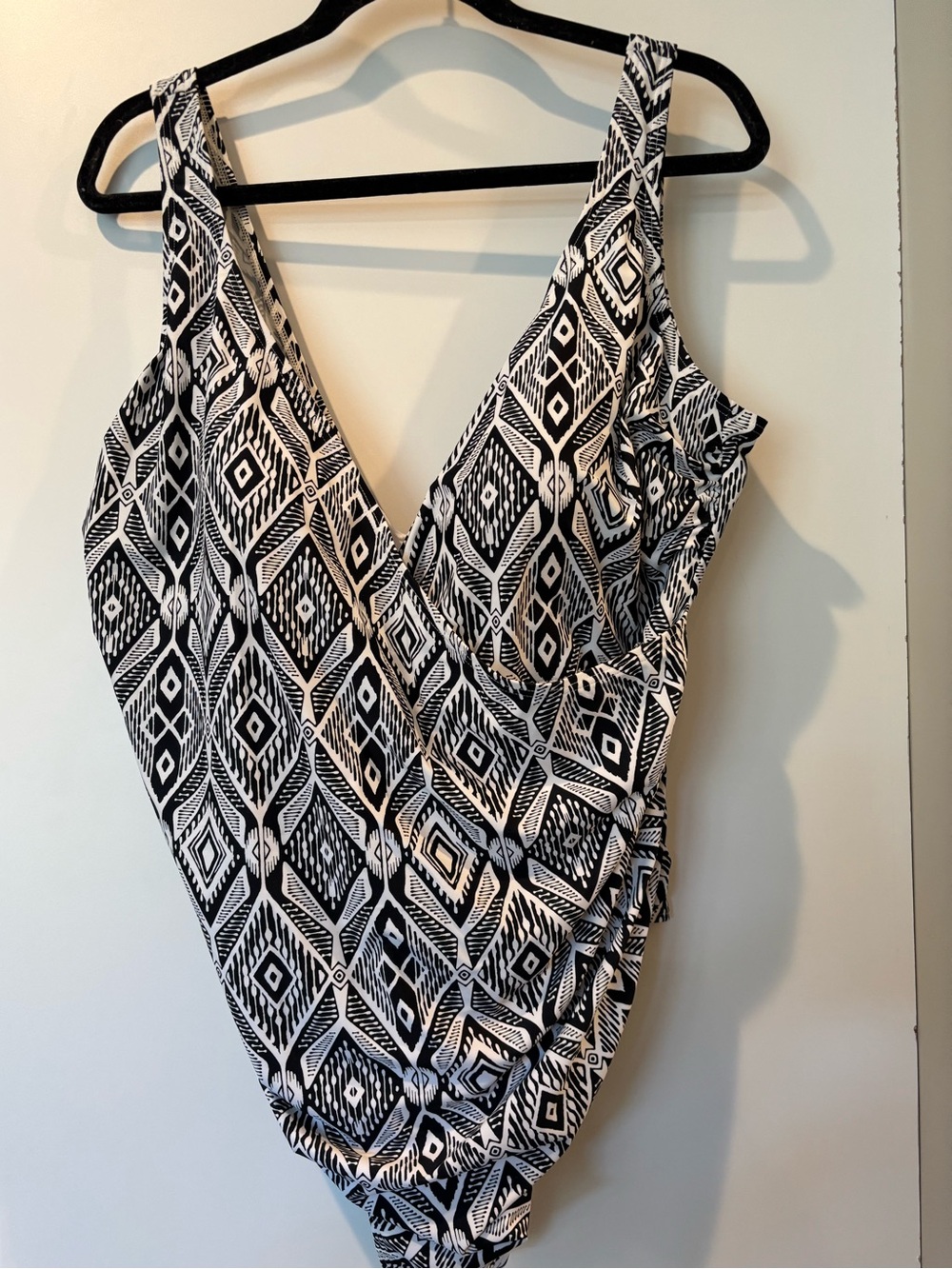 Betty's Beach Bungalow womenβs one piece swimsuit with geometric pattern size 22
